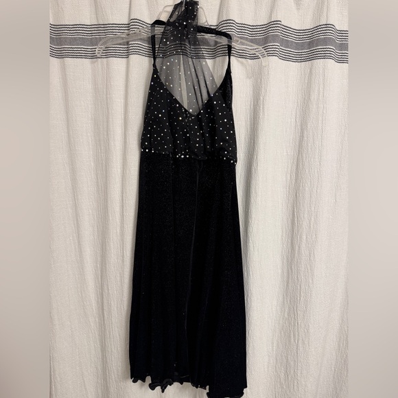 Dresses & Skirts - Elegant Black Halter Dress